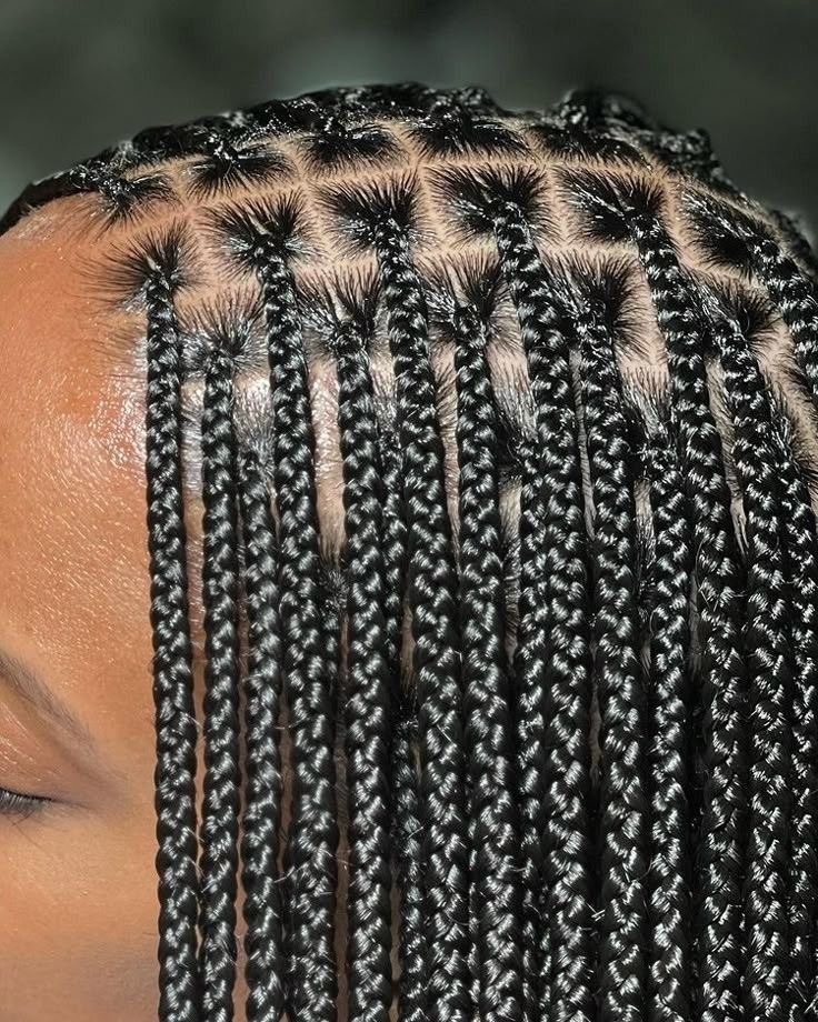 Bone straight Braids ( S/medium Size)